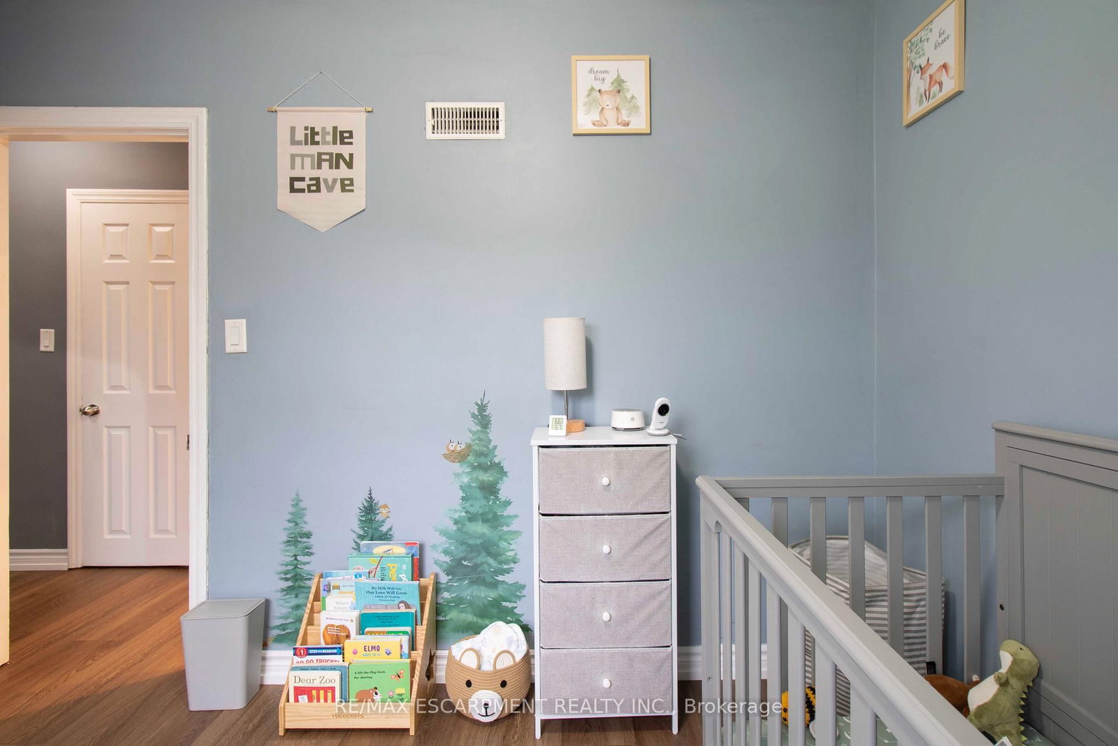 Detached House for sale at 149 East 34th Street, Hamilton, Ontario, L8V 3W7 - Raleigh - MLS: X13015670