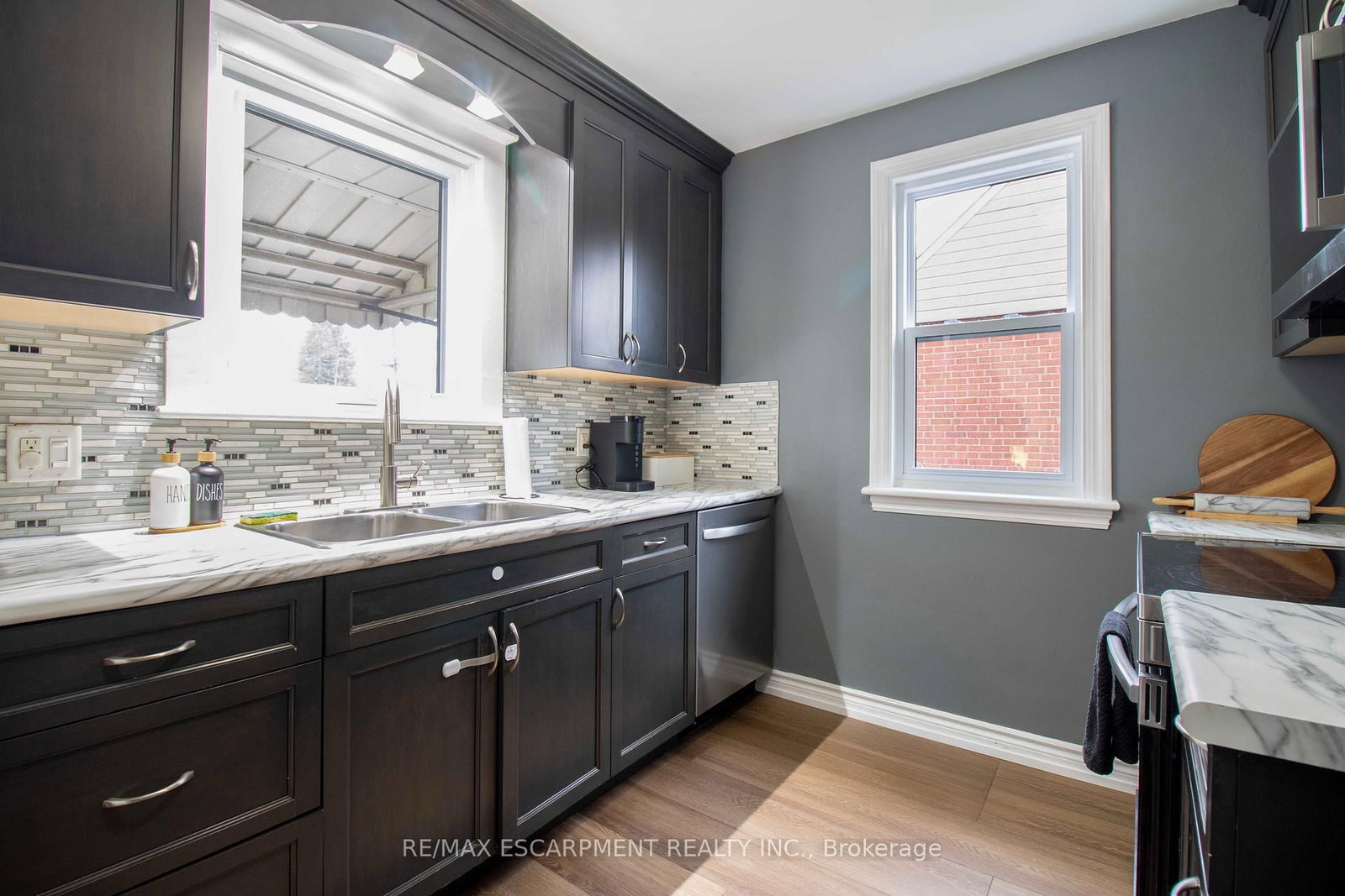 Detached House for sale at 149 East 34th Street, Hamilton, Ontario, L8V 3W7 - Raleigh - MLS: X13015670