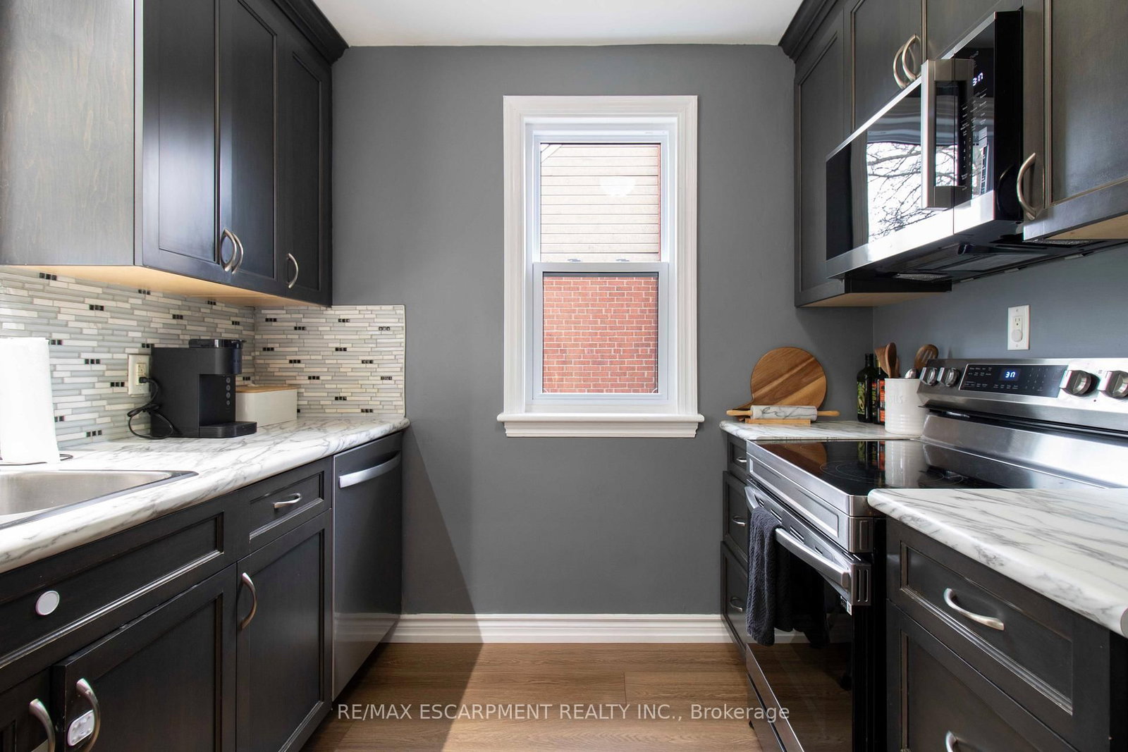 Detached House for sale at 149 East 34th Street, Hamilton, Ontario, L8V 3W7 - Raleigh - MLS: X13015670