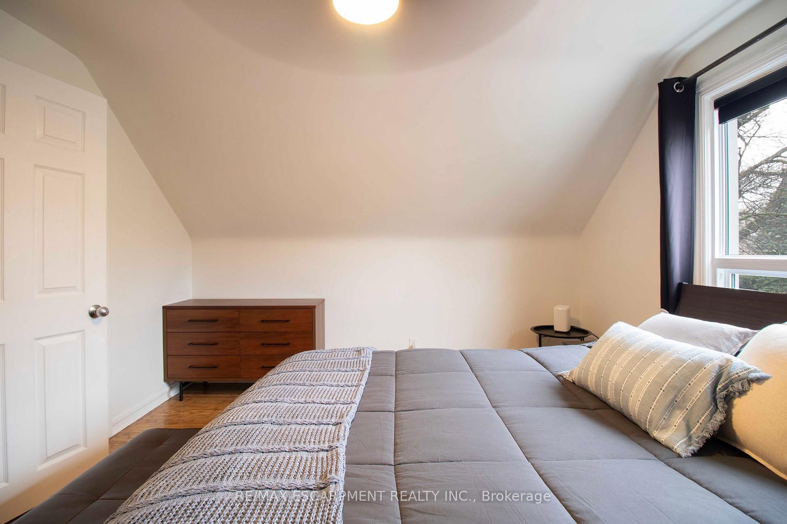 Detached House for sale at 149 East 34th Street, Hamilton, Ontario, L8V 3W7 - Raleigh - MLS: X13015670