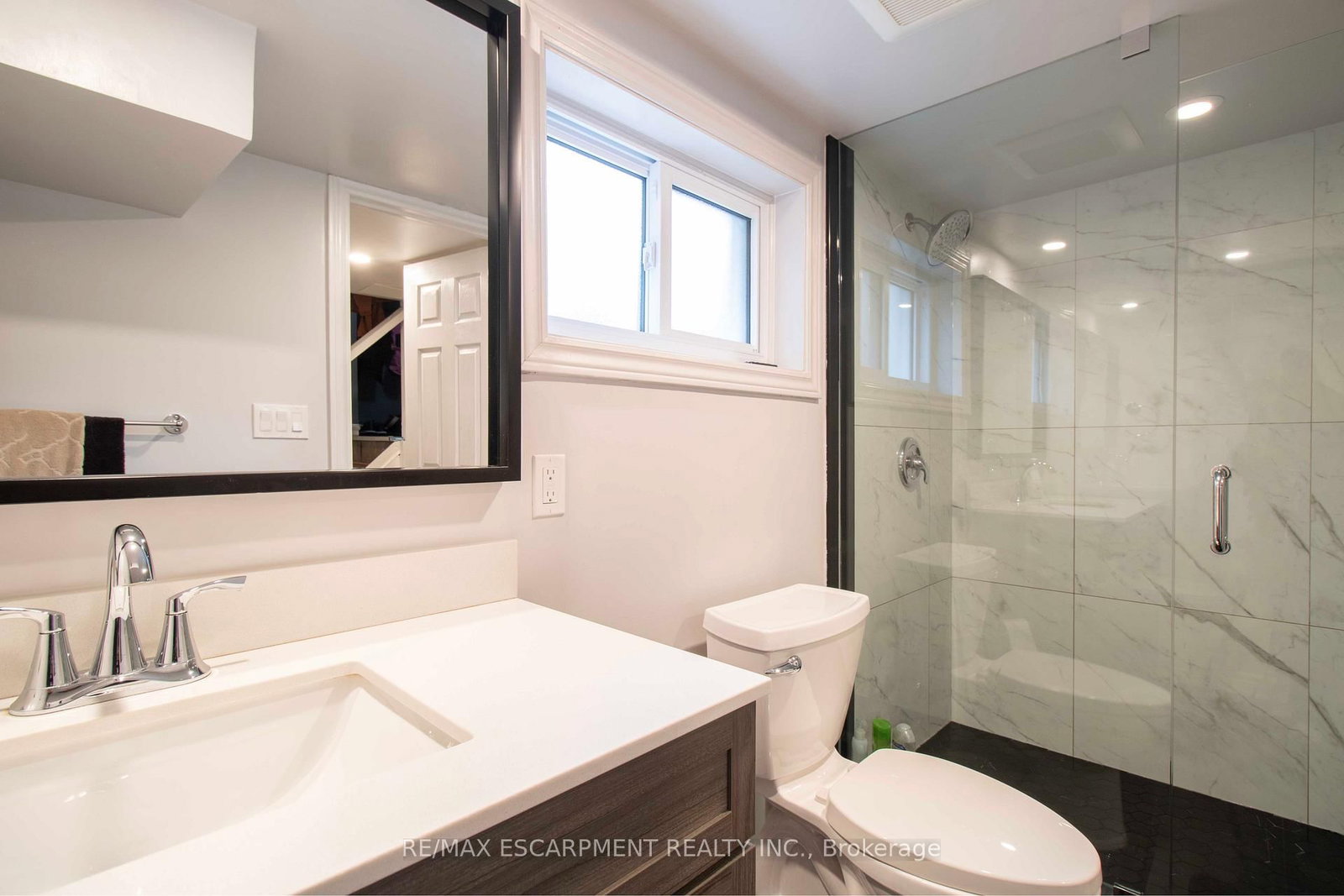 Detached House for sale at 149 East 34th Street, Hamilton, Ontario, L8V 3W7 - Raleigh - MLS: X13015670