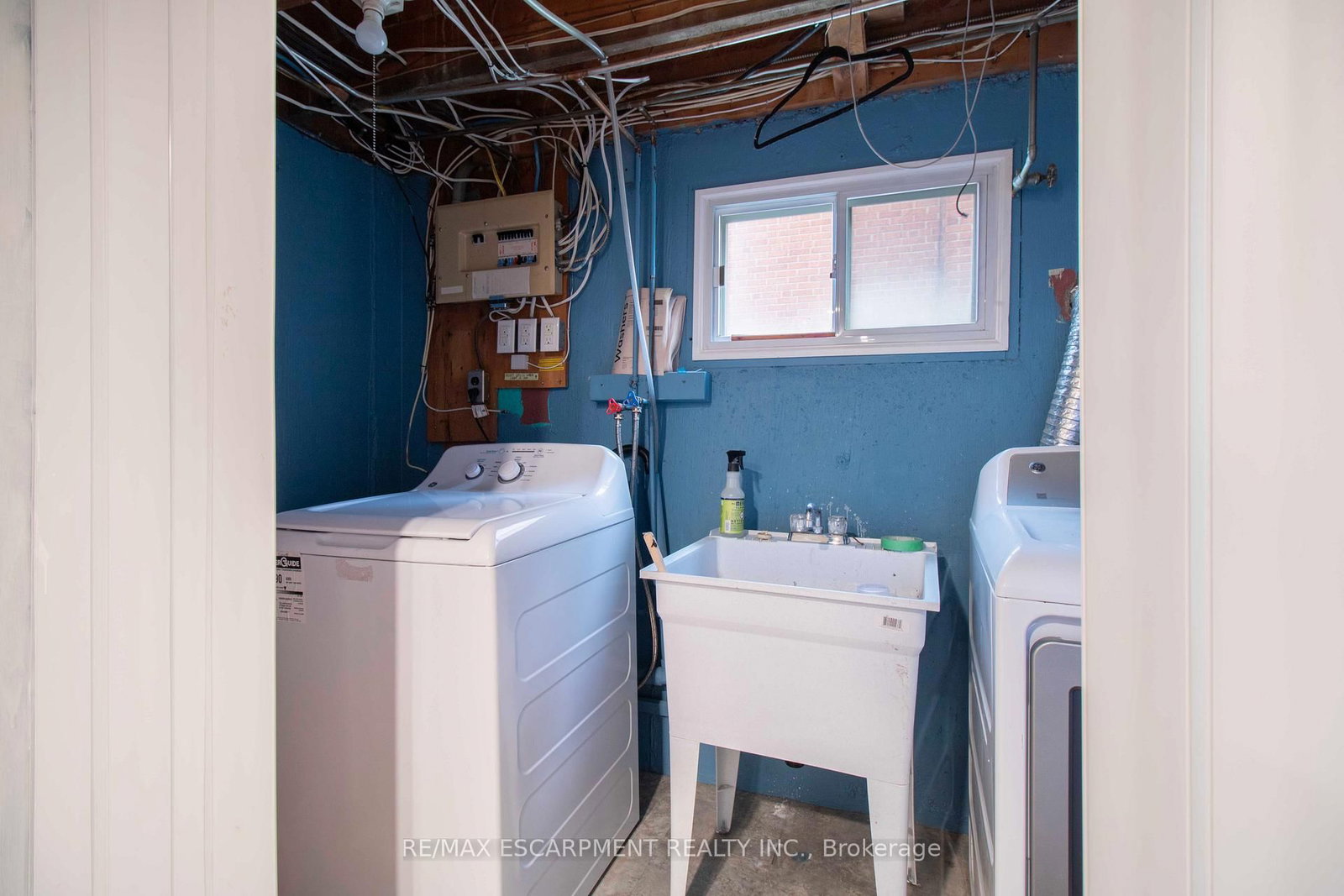 Detached House for sale at 149 East 34th Street, Hamilton, Ontario, L8V 3W7 - Raleigh - MLS: X13015670