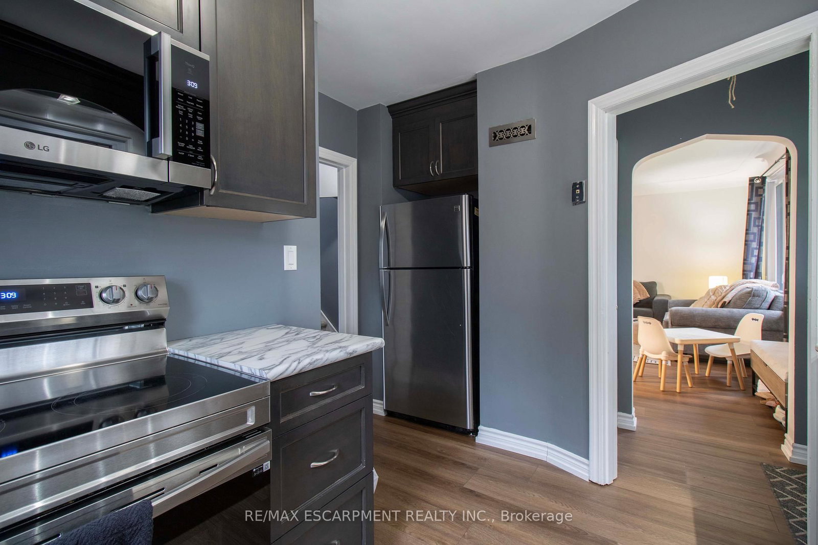 Detached House for sale at 149 East 34th Street, Hamilton, Ontario, L8V 3W7 - Raleigh - MLS: X13015670