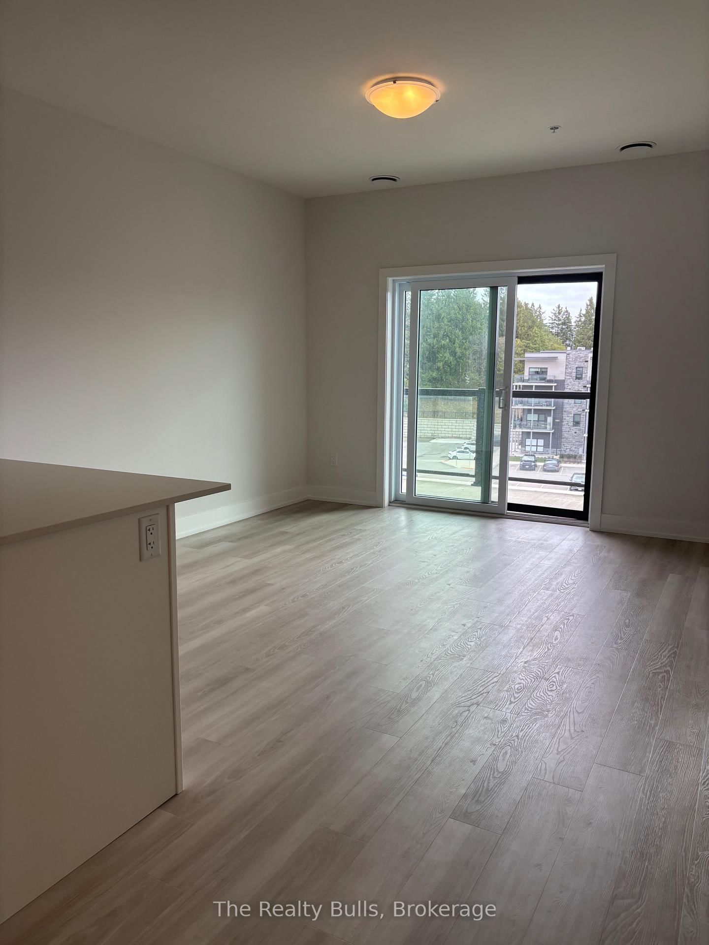 1100 NE Lackner Place E, Unit 509 - Photo 2