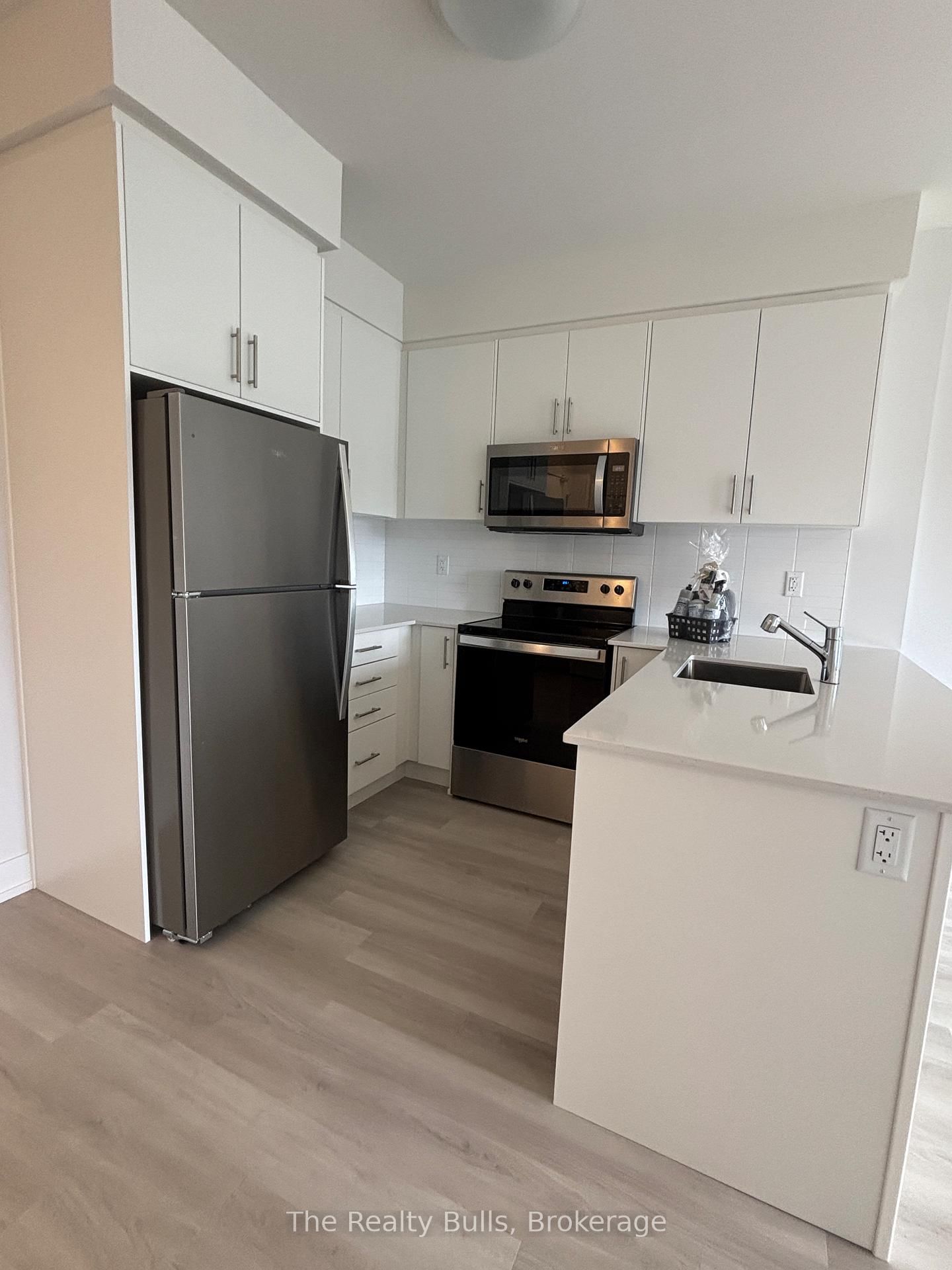 1100 NE Lackner Place E, Unit 509 - Photo 3