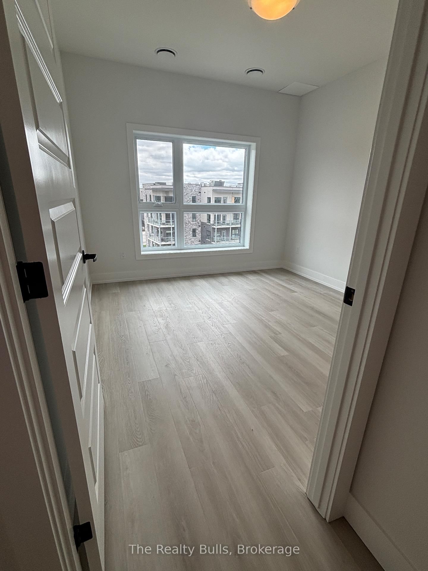 1100 NE Lackner Place E, Unit 509 - Photo 4