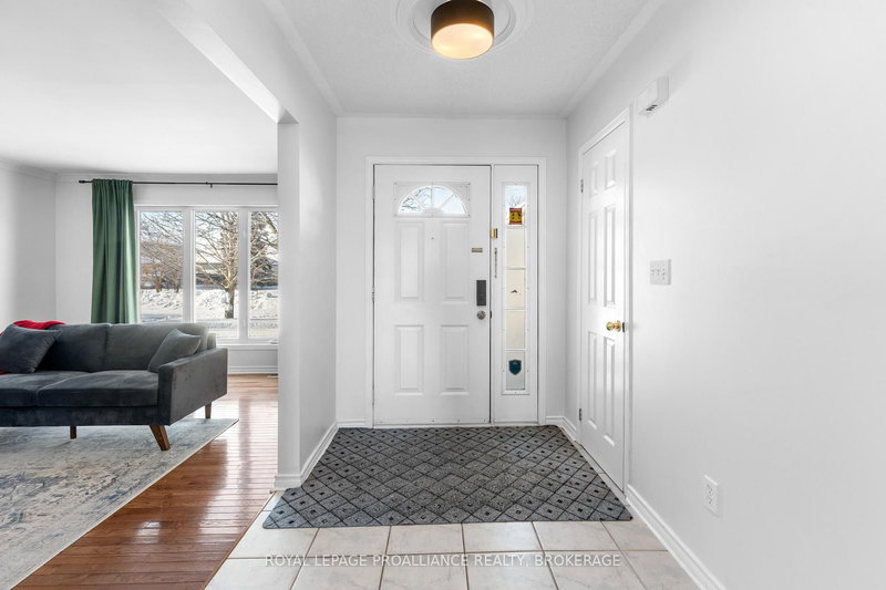 343 Sunrise Cres, Kingston, K7M 8A5 | Image 3