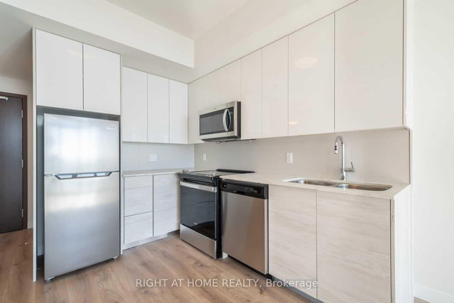 3910 - 60 Frederick Street