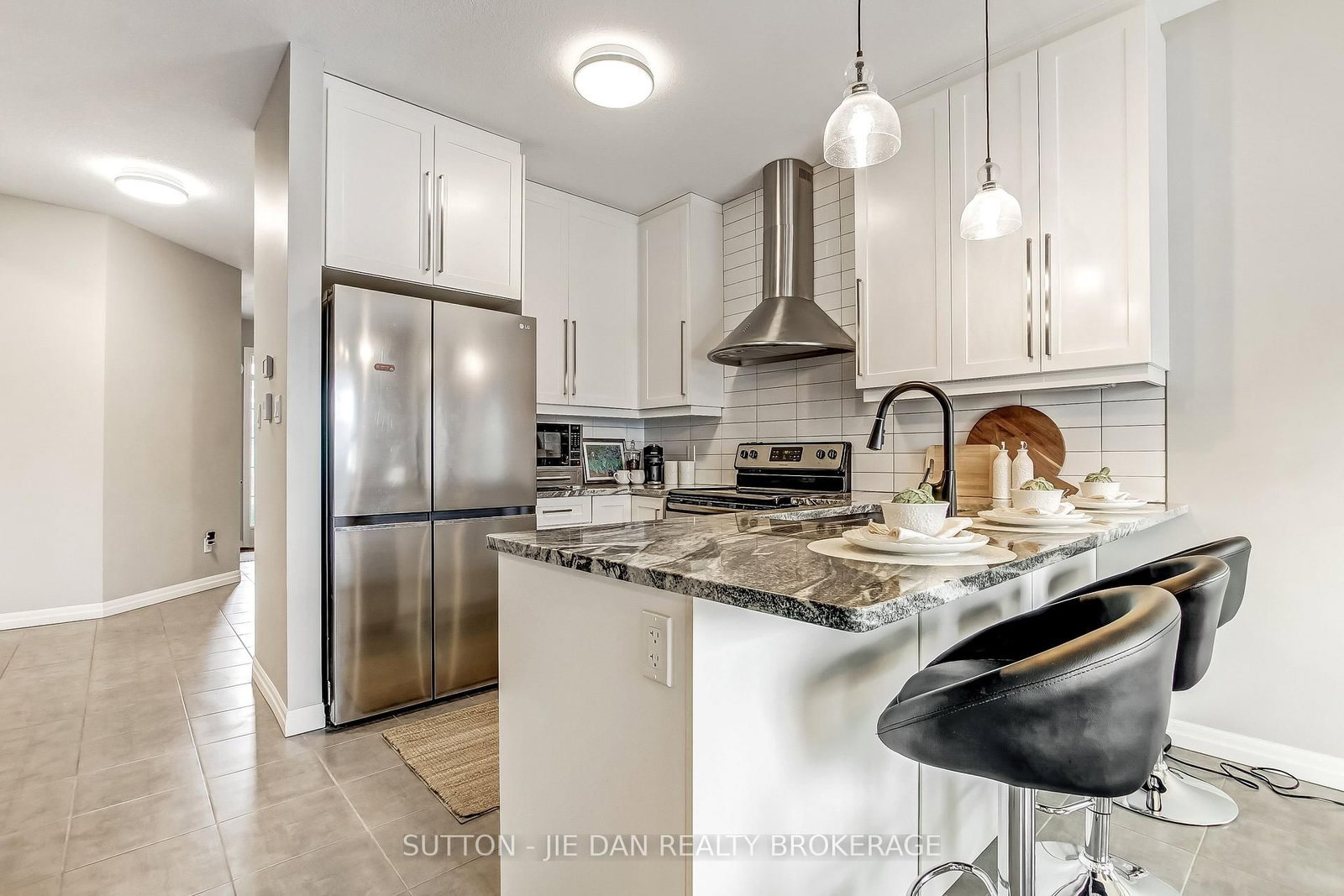 Detached House for sale at 2722 TOKALA Trail, London North, Ontario, N6G 0L6 - North S - MLS: X13016208