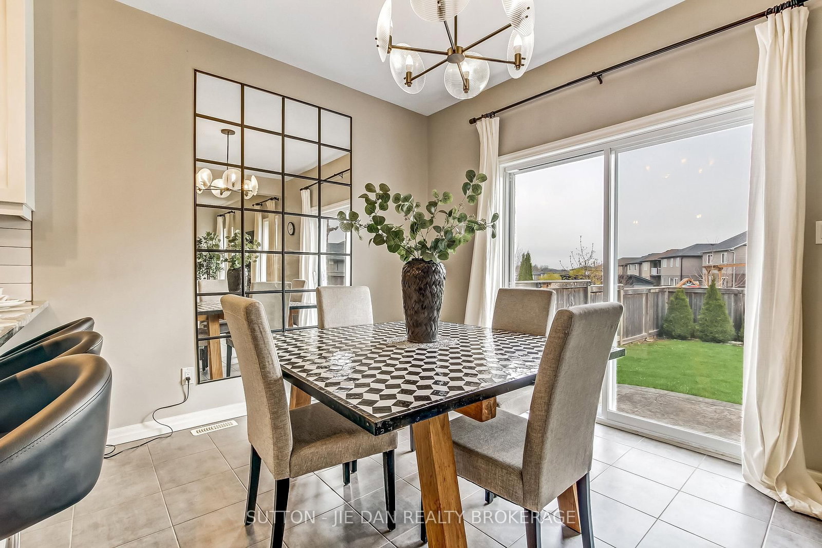 Detached House for sale at 2722 TOKALA Trail, London North, Ontario, N6G 0L6 - North S - MLS: X13016208