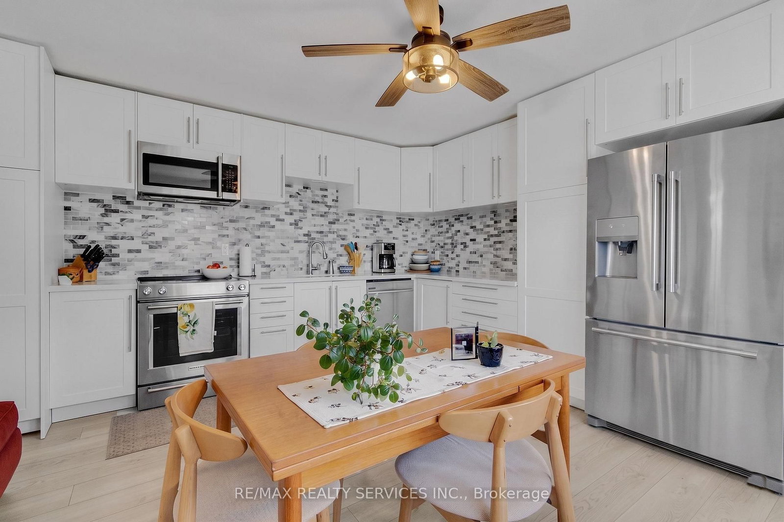 402 Elizabeth Street, Unit 2 - Photo 11