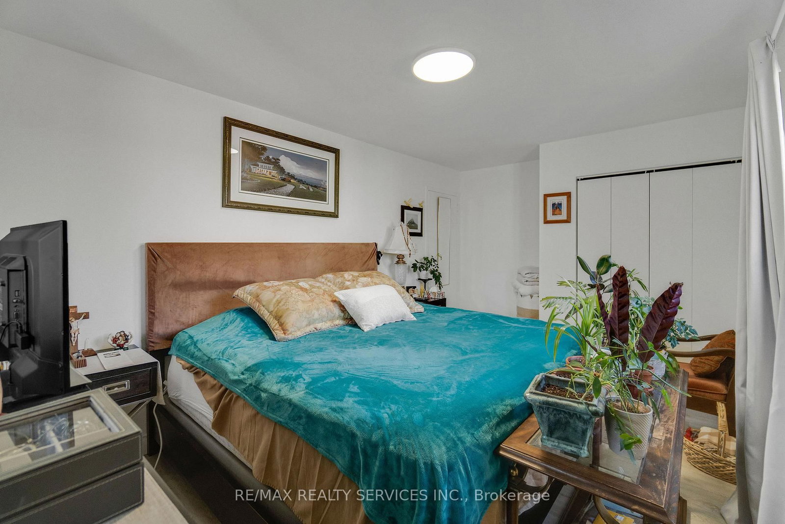 402 Elizabeth Street, Unit 2 - Photo 18