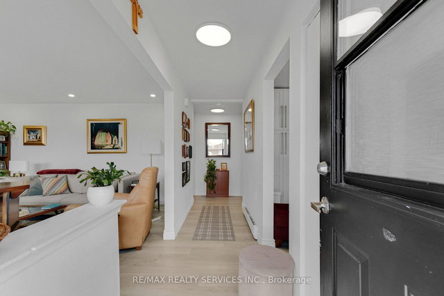 2 - 402 Elizabeth Street