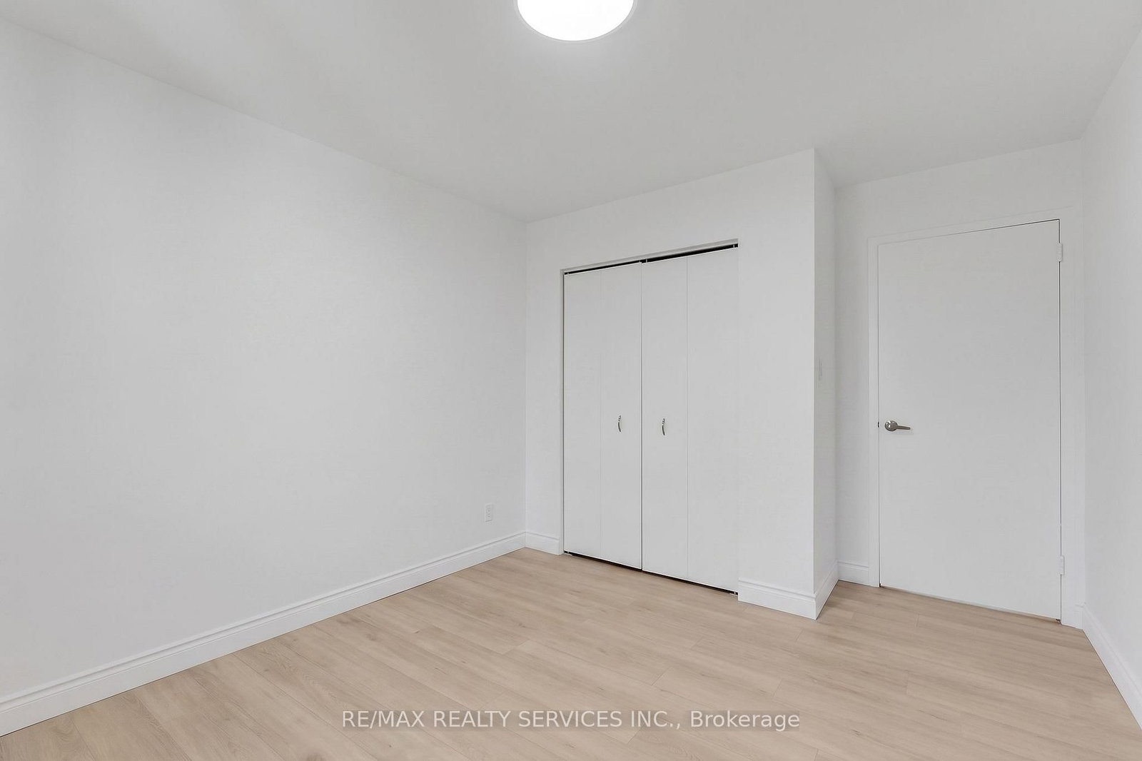 402 Elizabeth Street, Unit 2 - Photo 20