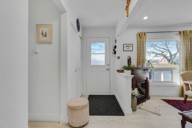 2 - 402 Elizabeth Street