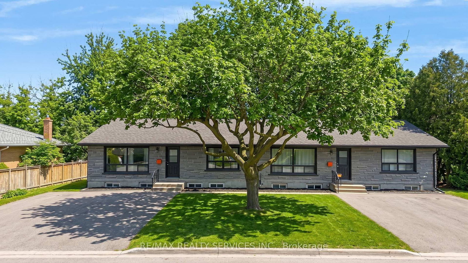 402 Elizabeth Street, Unit 2 - Photo 30