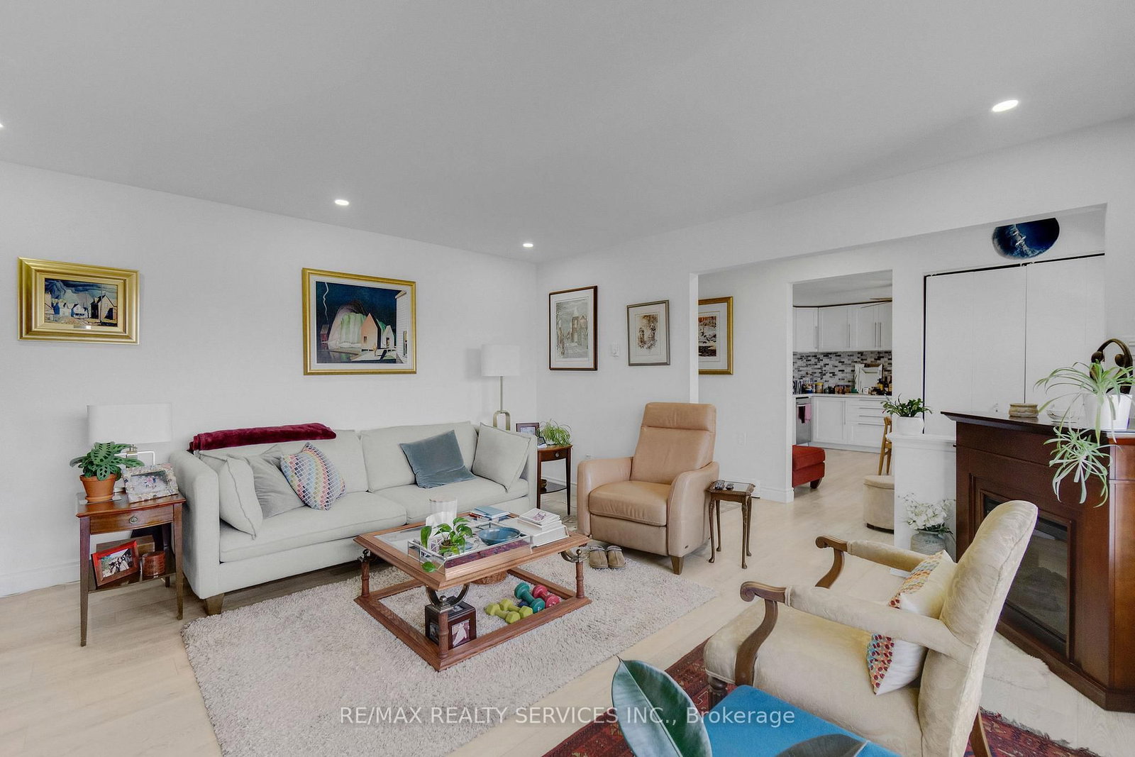 402 Elizabeth Street, Unit 2 - Photo 8