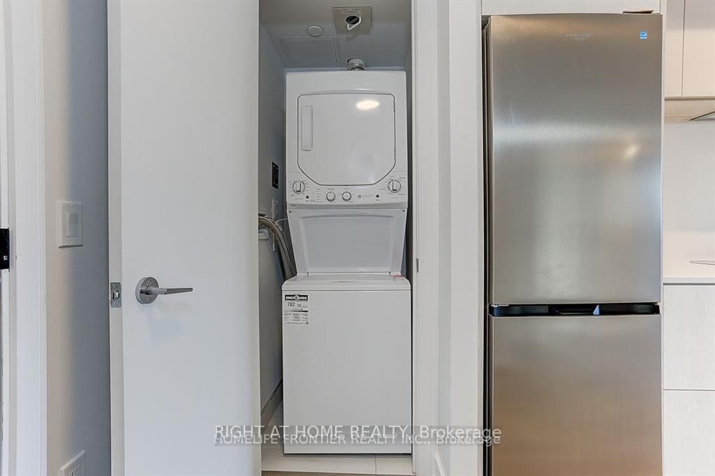 1 Jarvis Street, Unit 433 - Photo 20