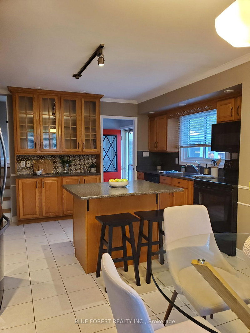1039 Osgoode Dr, London South, N6E 1E3 | Image 3