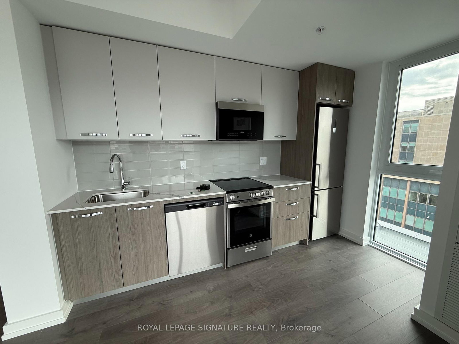 75 James Street S, Unit 615 - Photo 5