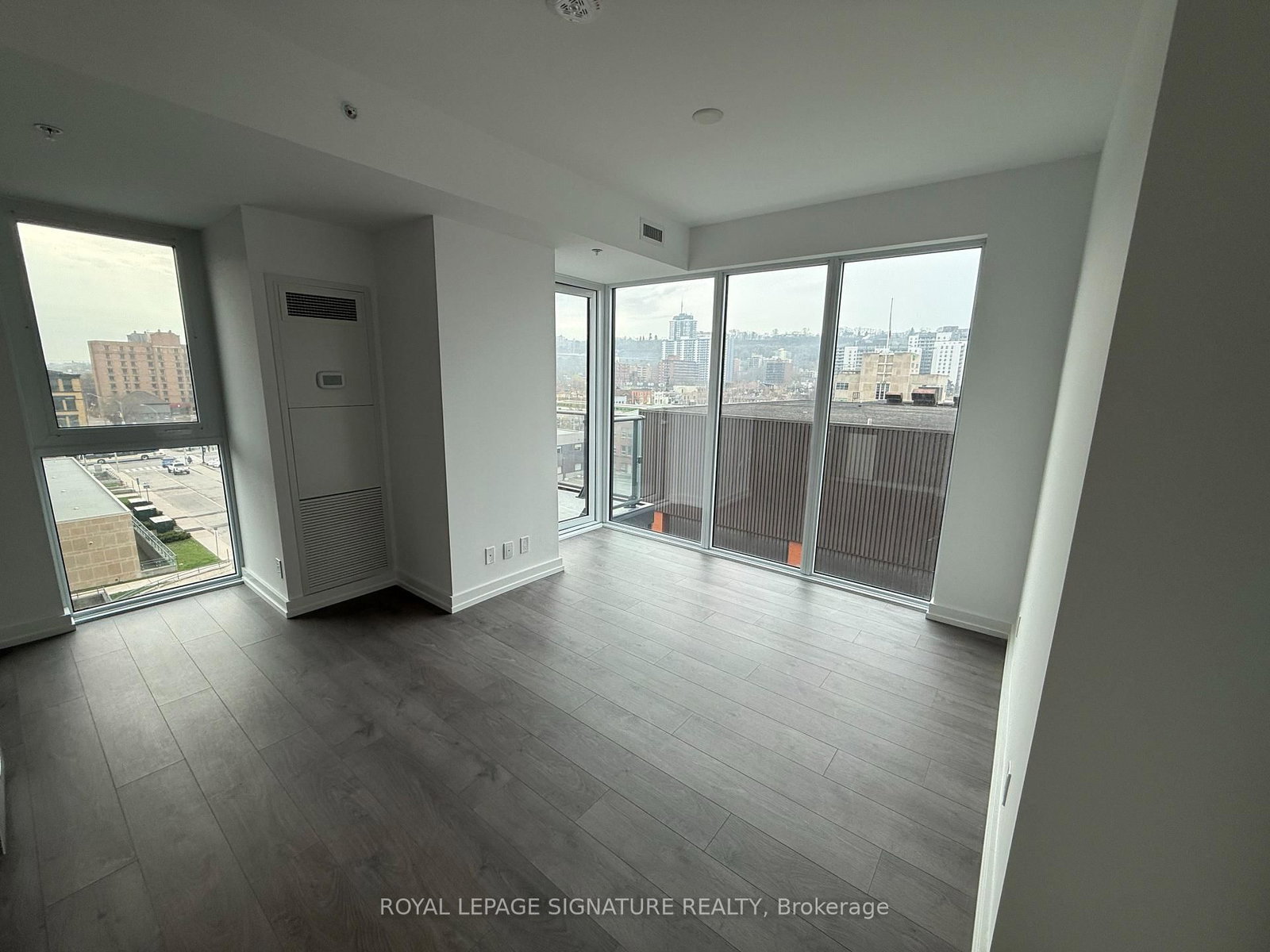 75 James Street S, Unit 615 - Photo 8
