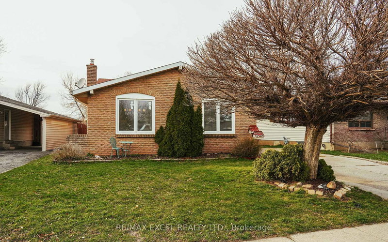 8061 Paddock Trail Dr, Niagara Falls, L2H 1W8 | Image 3