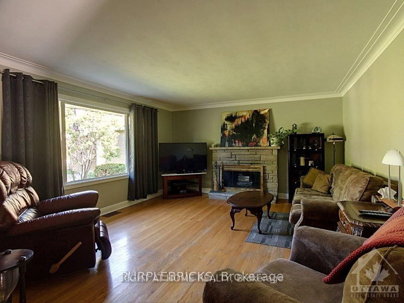 Main Floor - 40 Gilbey Dr, Ottawa, K2E 5S6 | Image 3