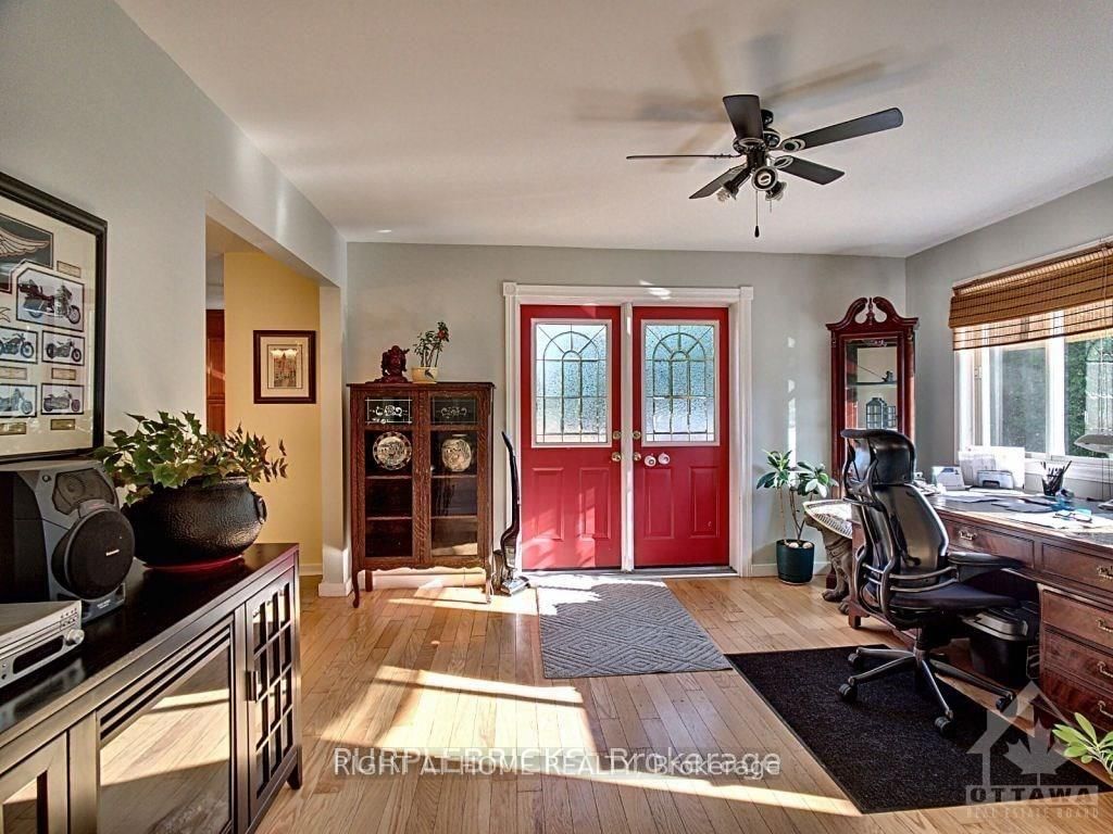 40 W Gilbey Drive, Unit Main Floor - Photo 5