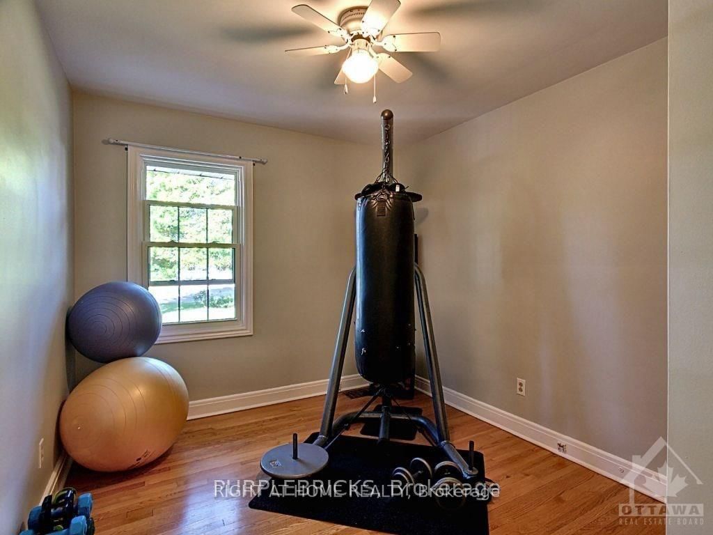 40 W Gilbey Drive, Unit Main Floor - Photo 9