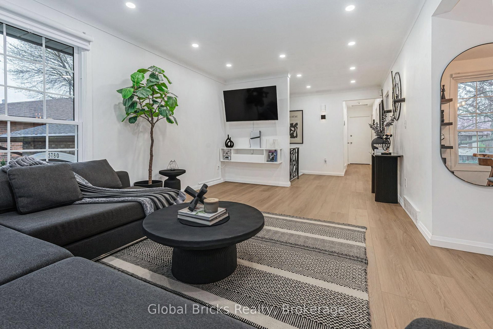 5780 Theresa Street - Photo 10