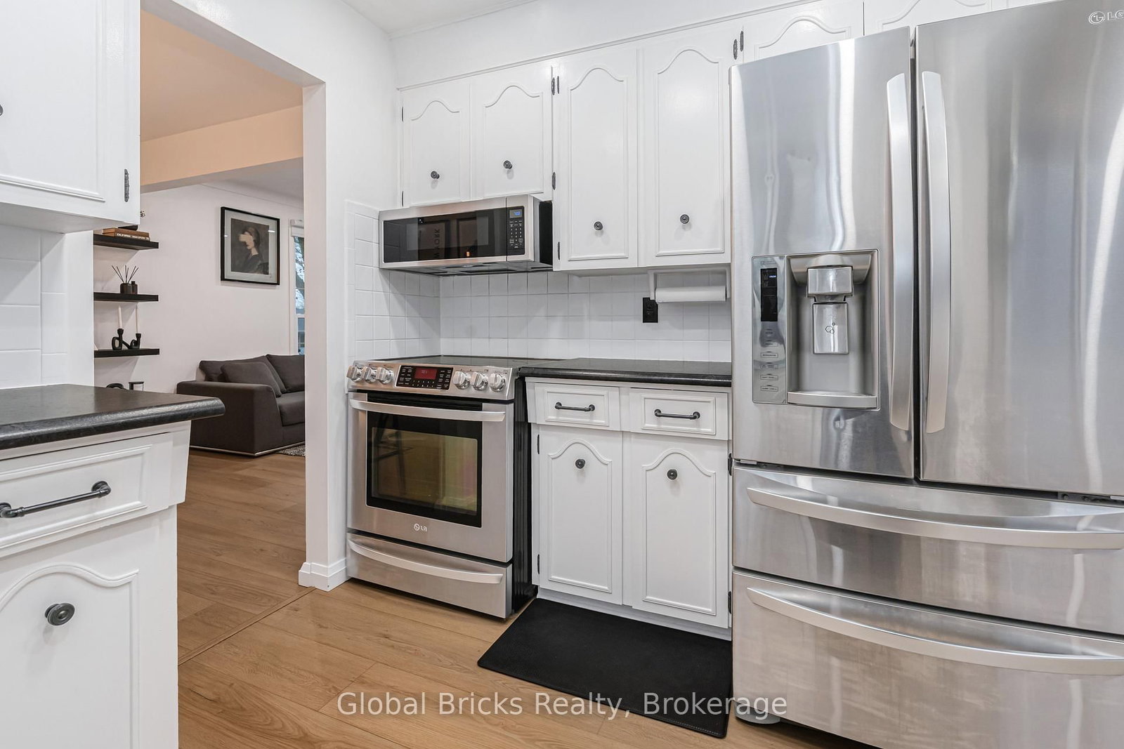 5780 Theresa Street - Photo 15