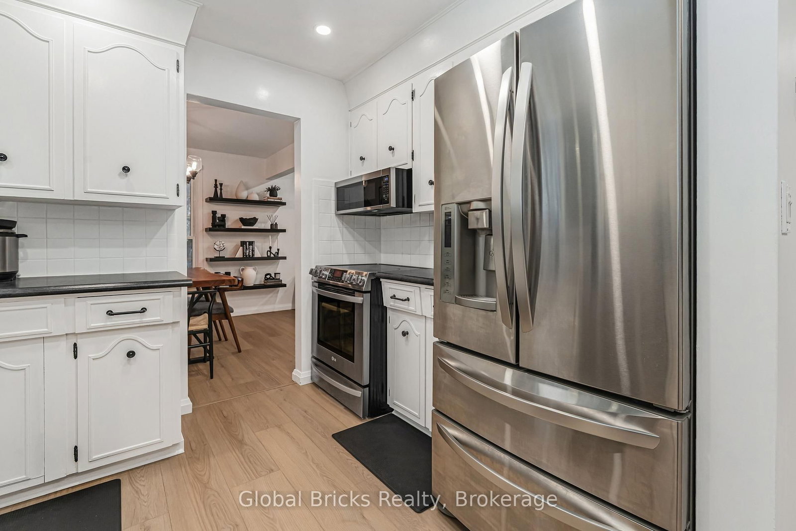 5780 Theresa Street - Photo 16