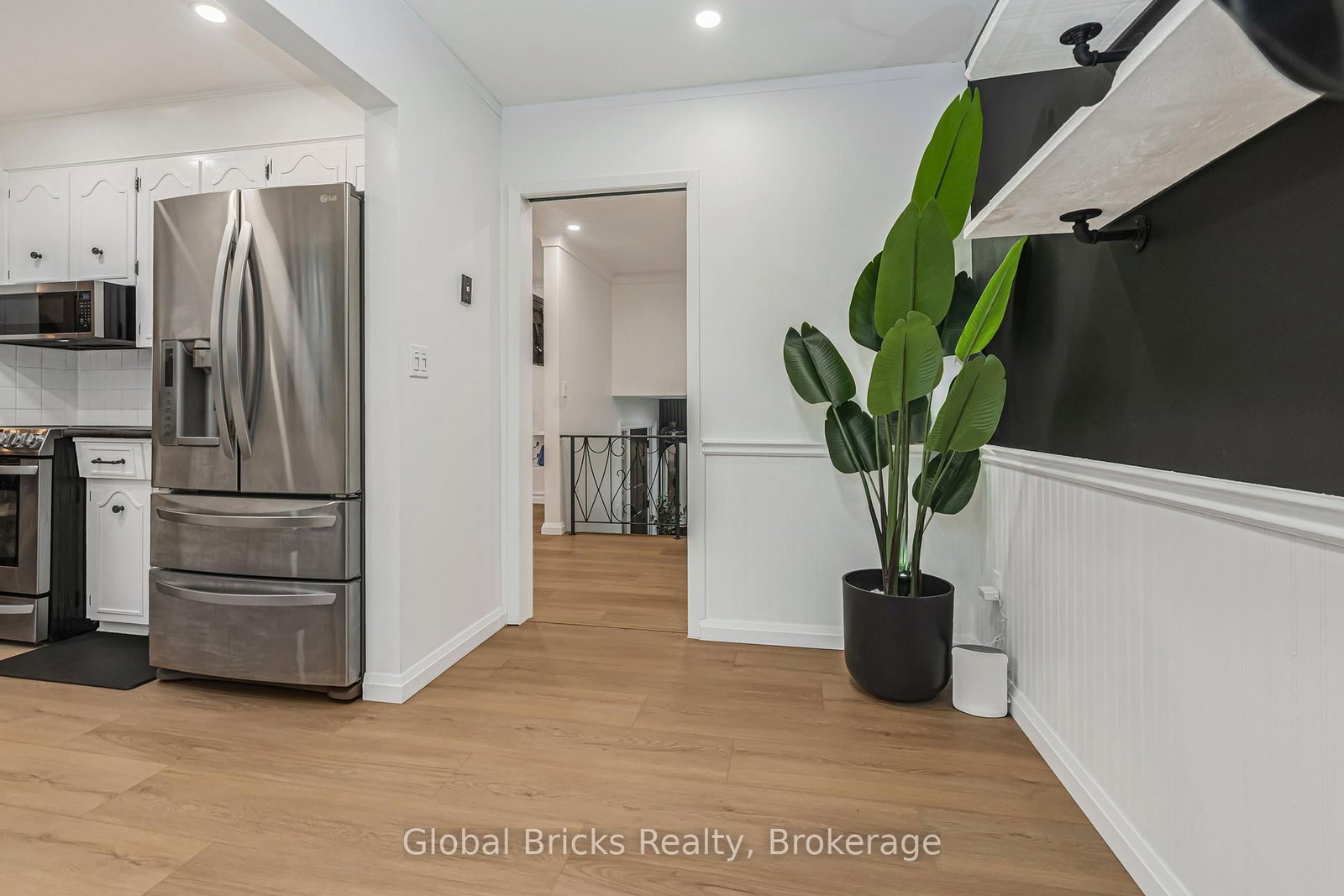 5780 Theresa Street - Photo 18