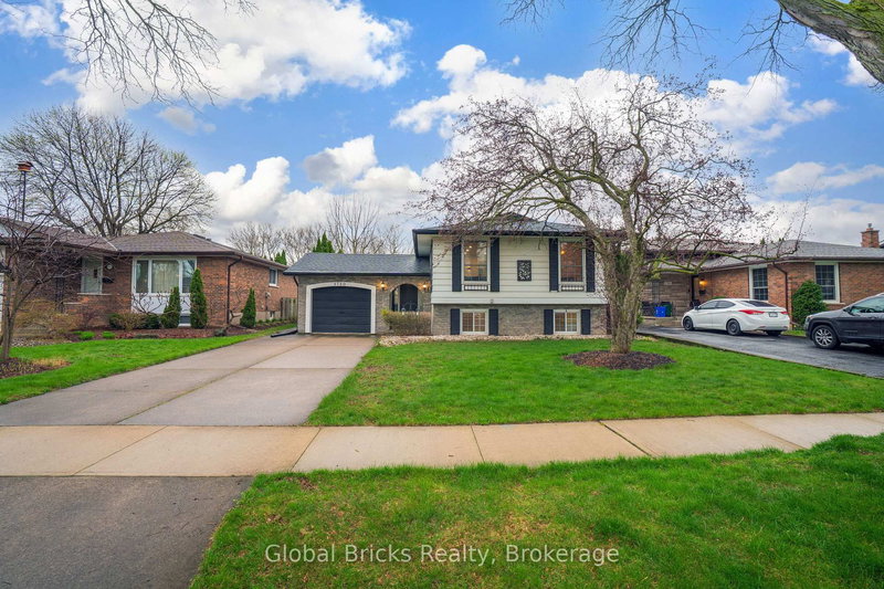 5780 Theresa St, Niagara Falls, L2J 2A1 | Image 2