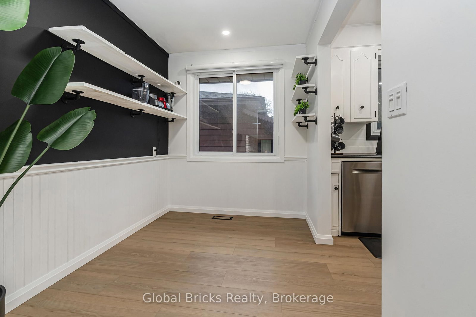 5780 Theresa Street - Photo 20