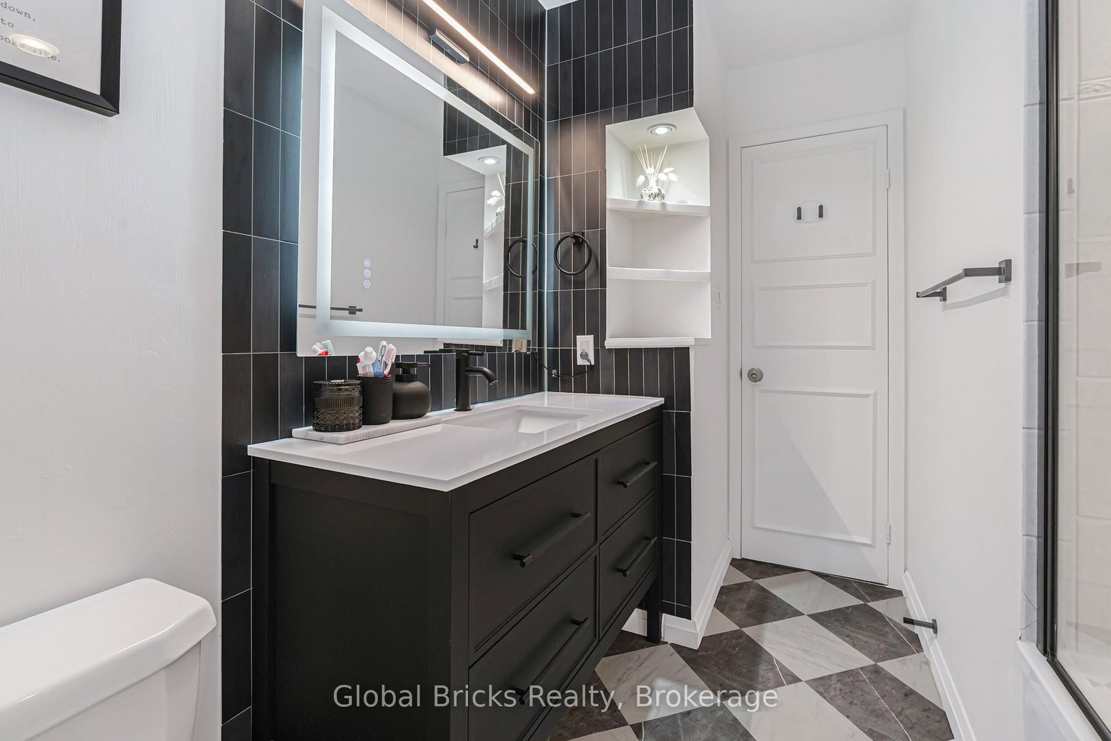 5780 Theresa Street - Photo 33