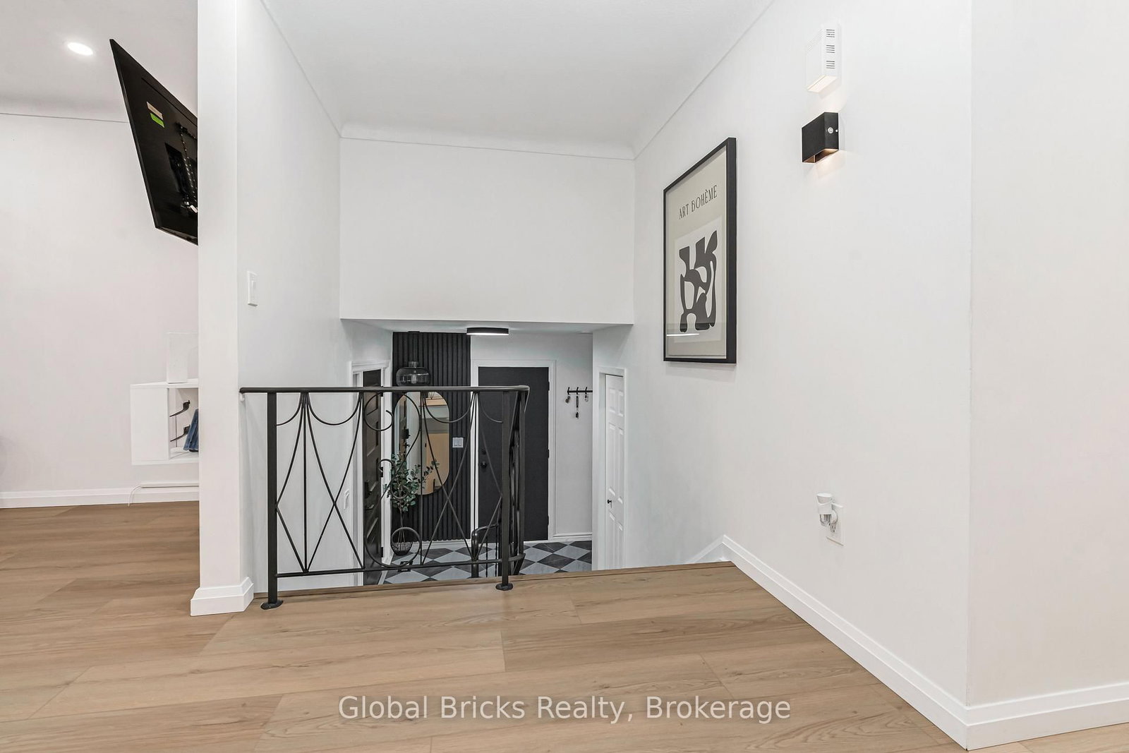 5780 Theresa Street - Photo 8