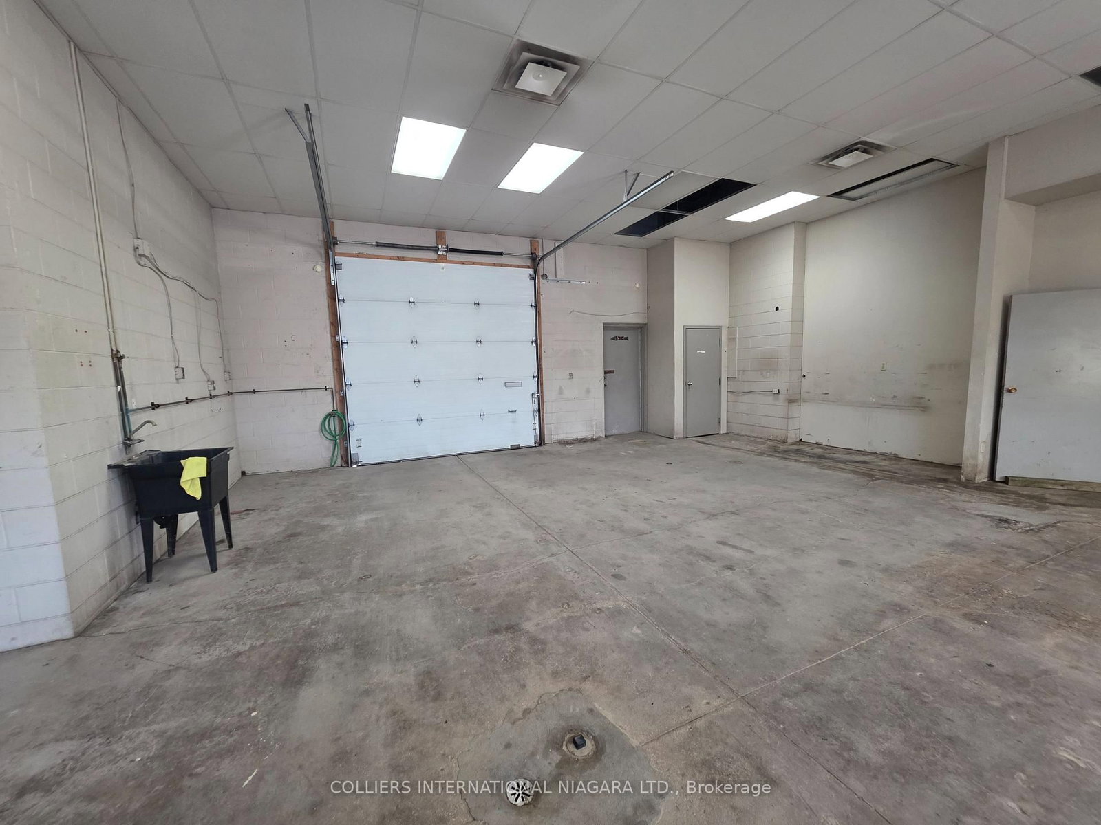 455 Merritt Street W, Unit 3 - Photo 2
