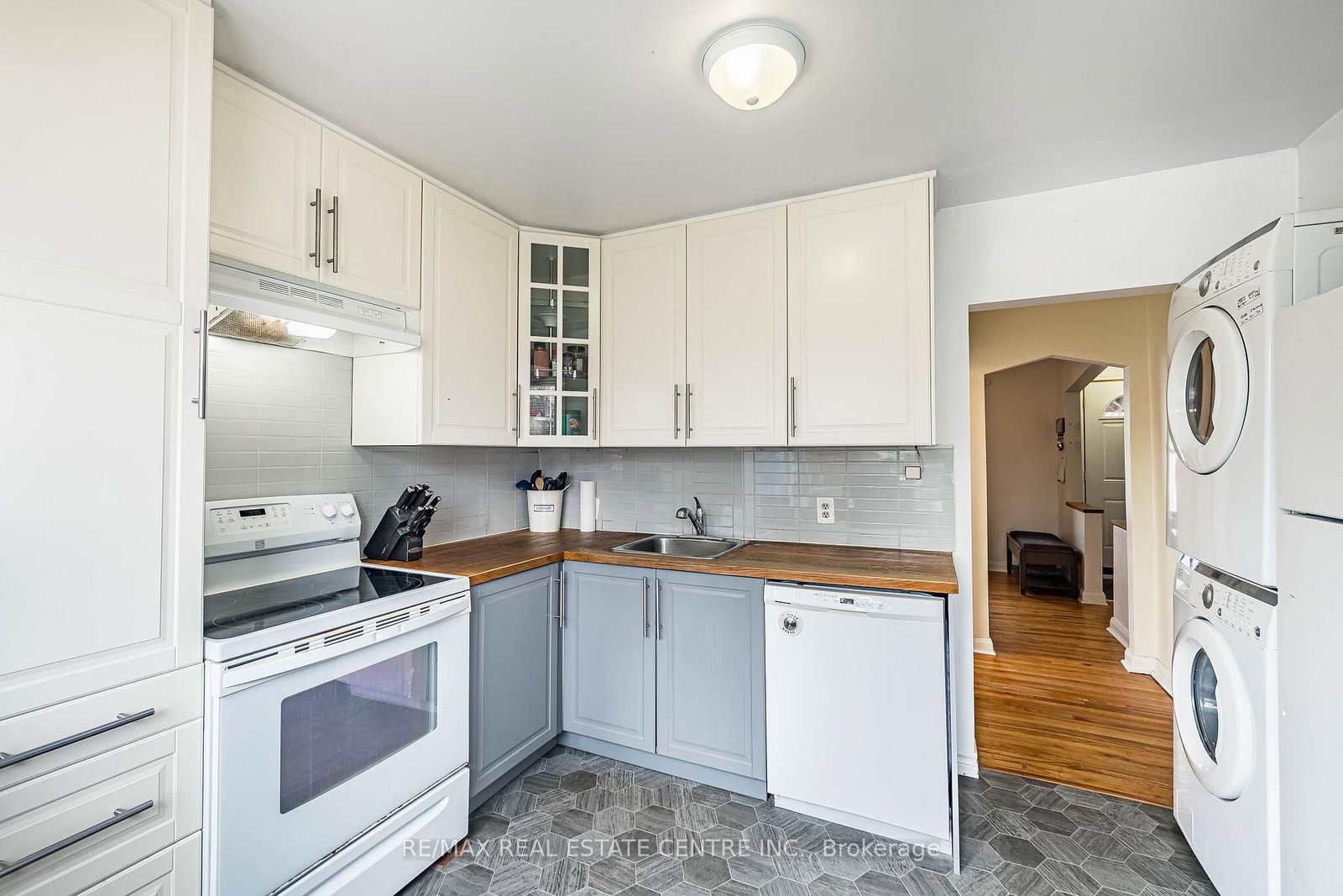 40 Ellis Crescent N - Photo 12