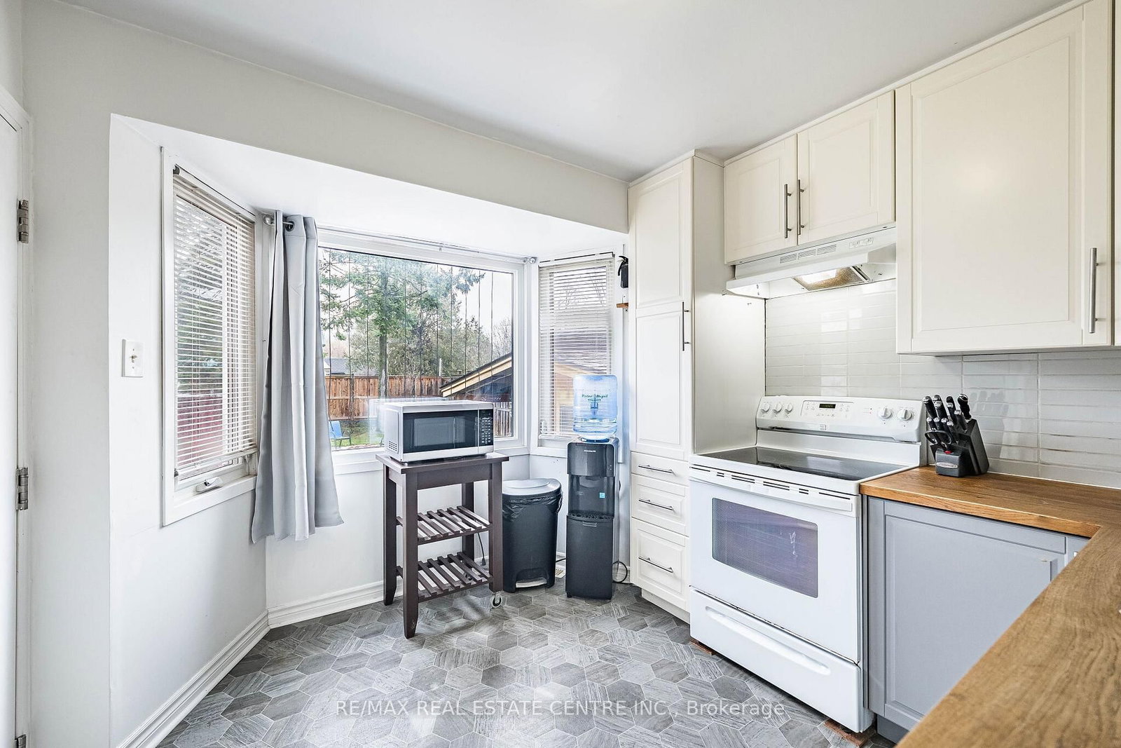 40 Ellis Crescent N - Photo 13