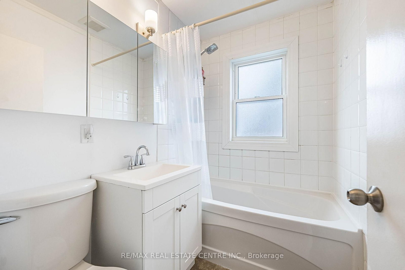 40 Ellis Crescent N - Photo 18