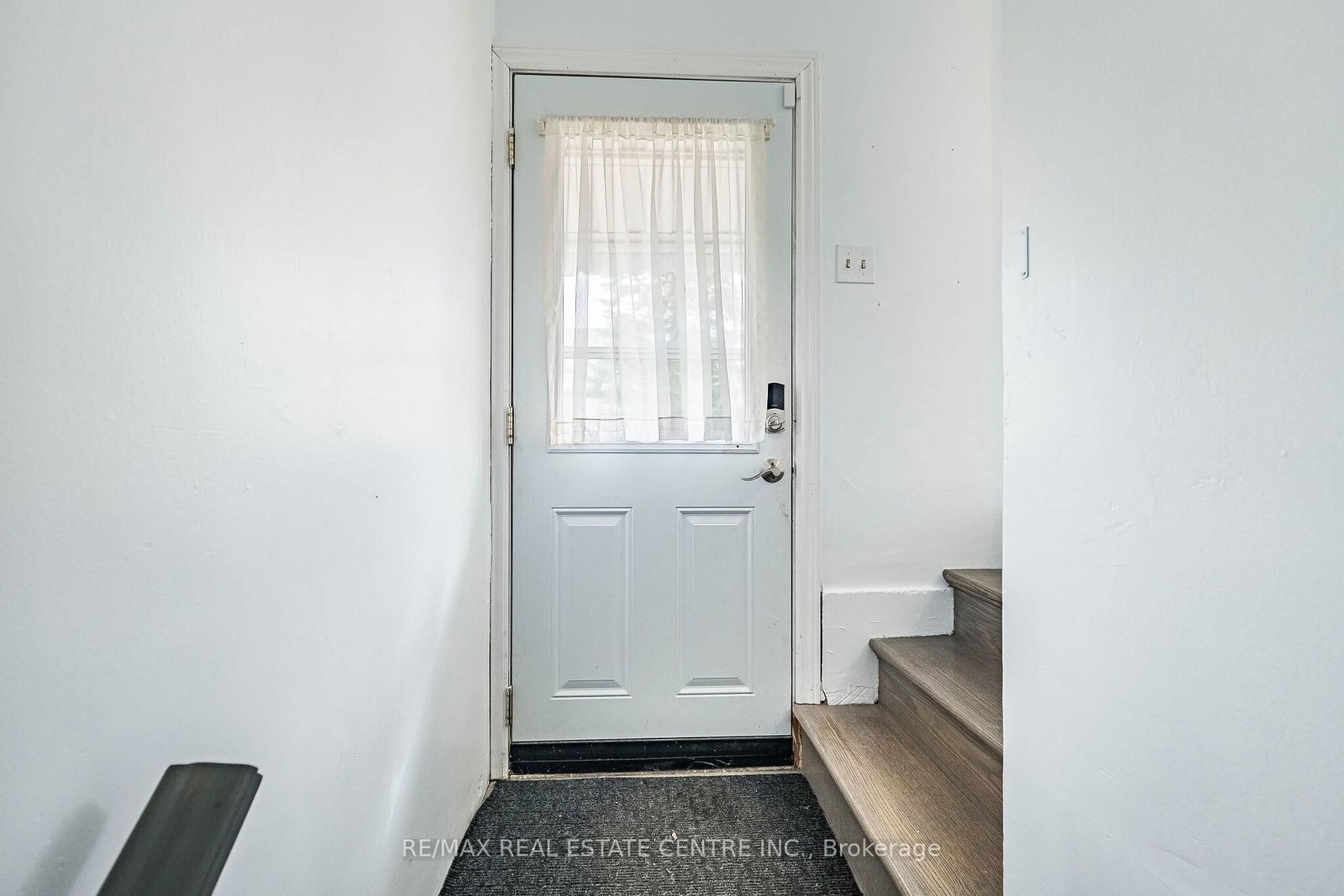 40 Ellis Crescent N - Photo 23