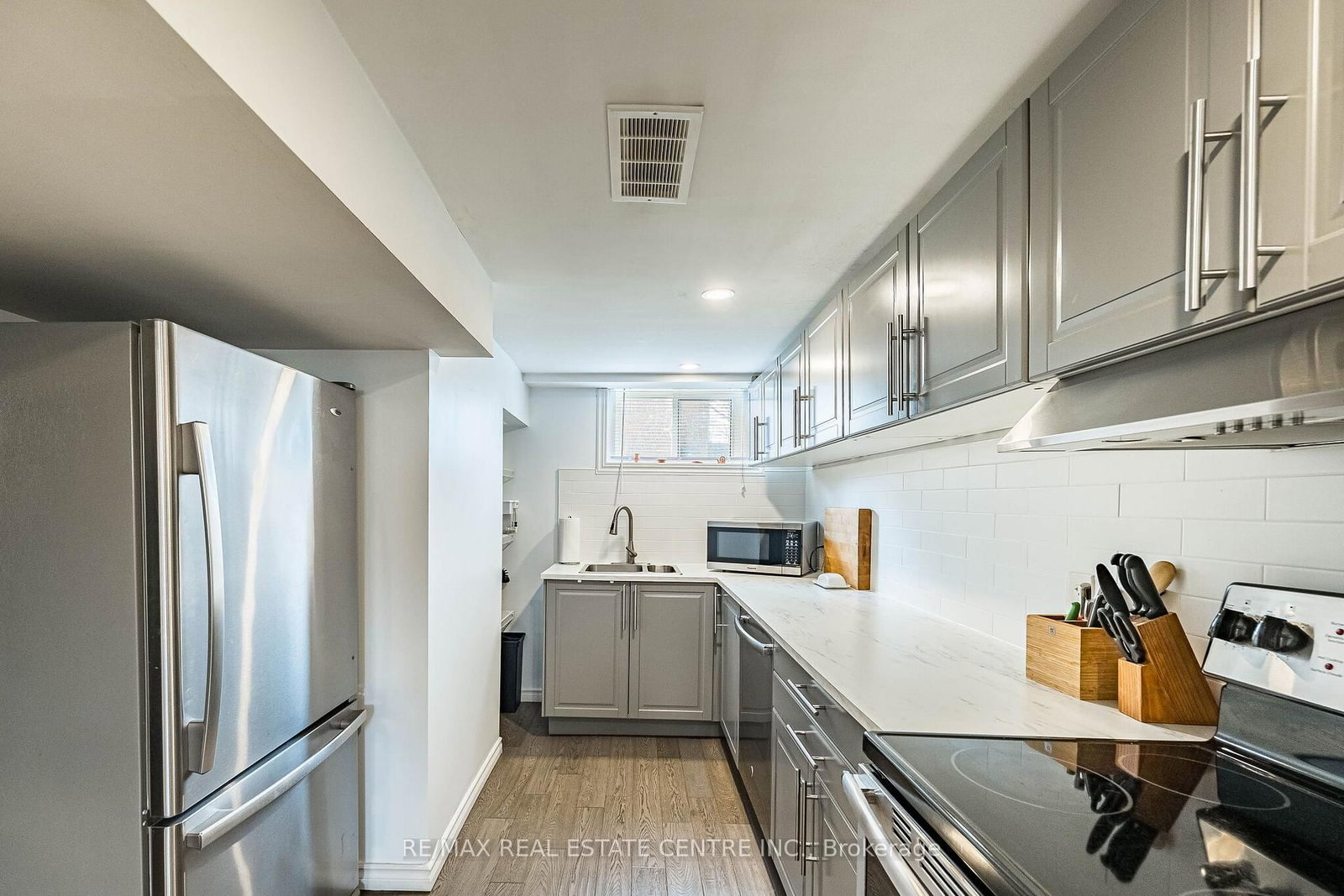 40 Ellis Crescent N - Photo 29