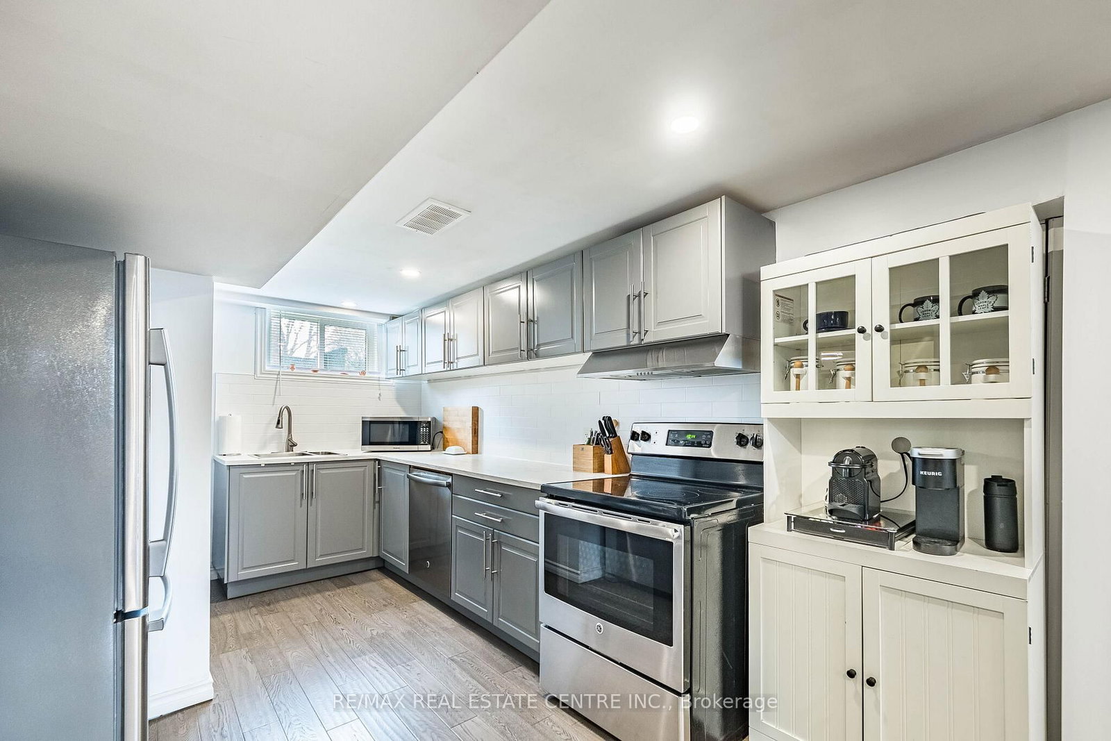 40 Ellis Crescent N - Photo 31