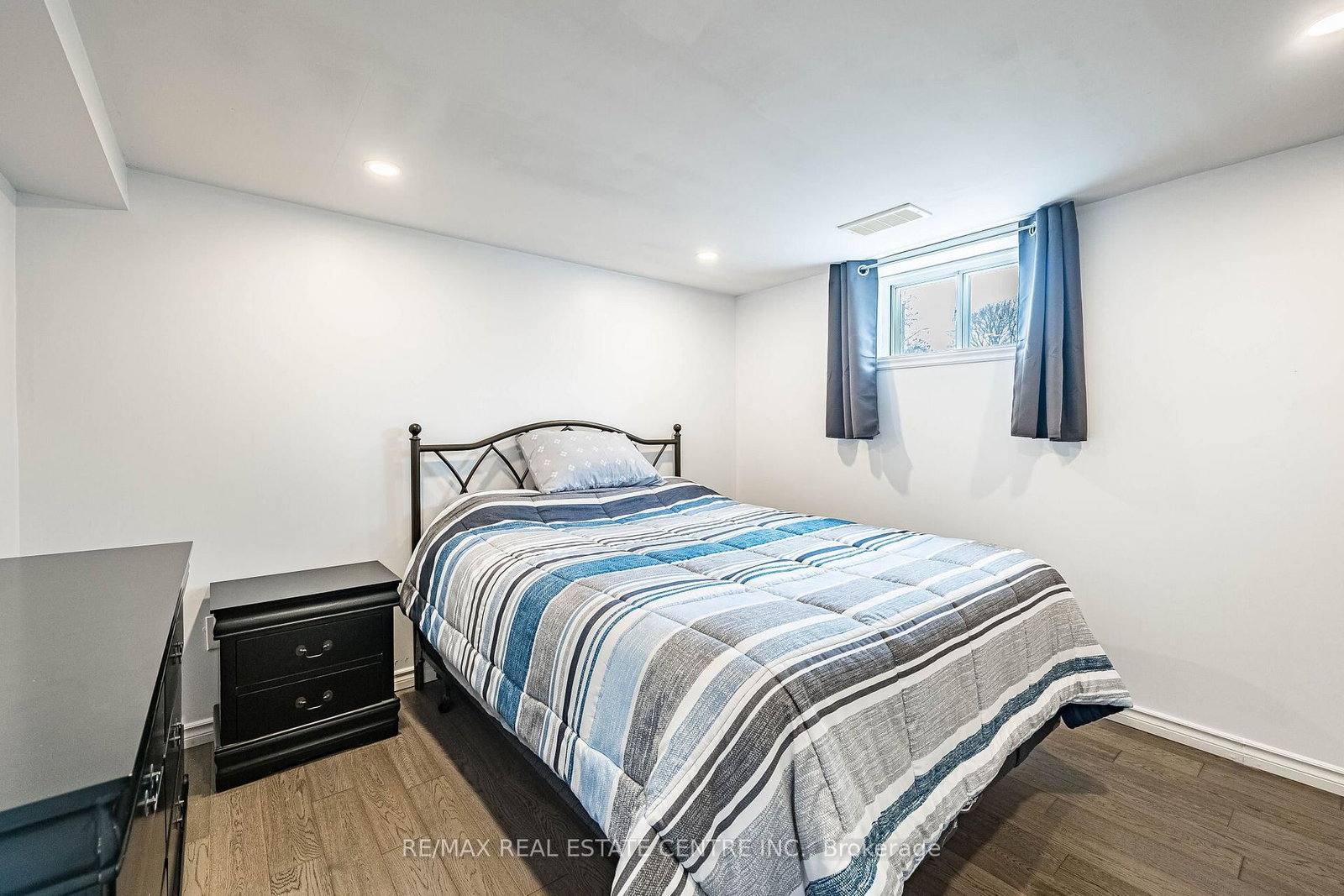 40 Ellis Crescent N - Photo 34