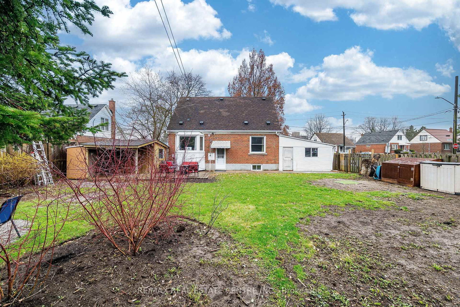 40 Ellis Crescent N - Photo 47