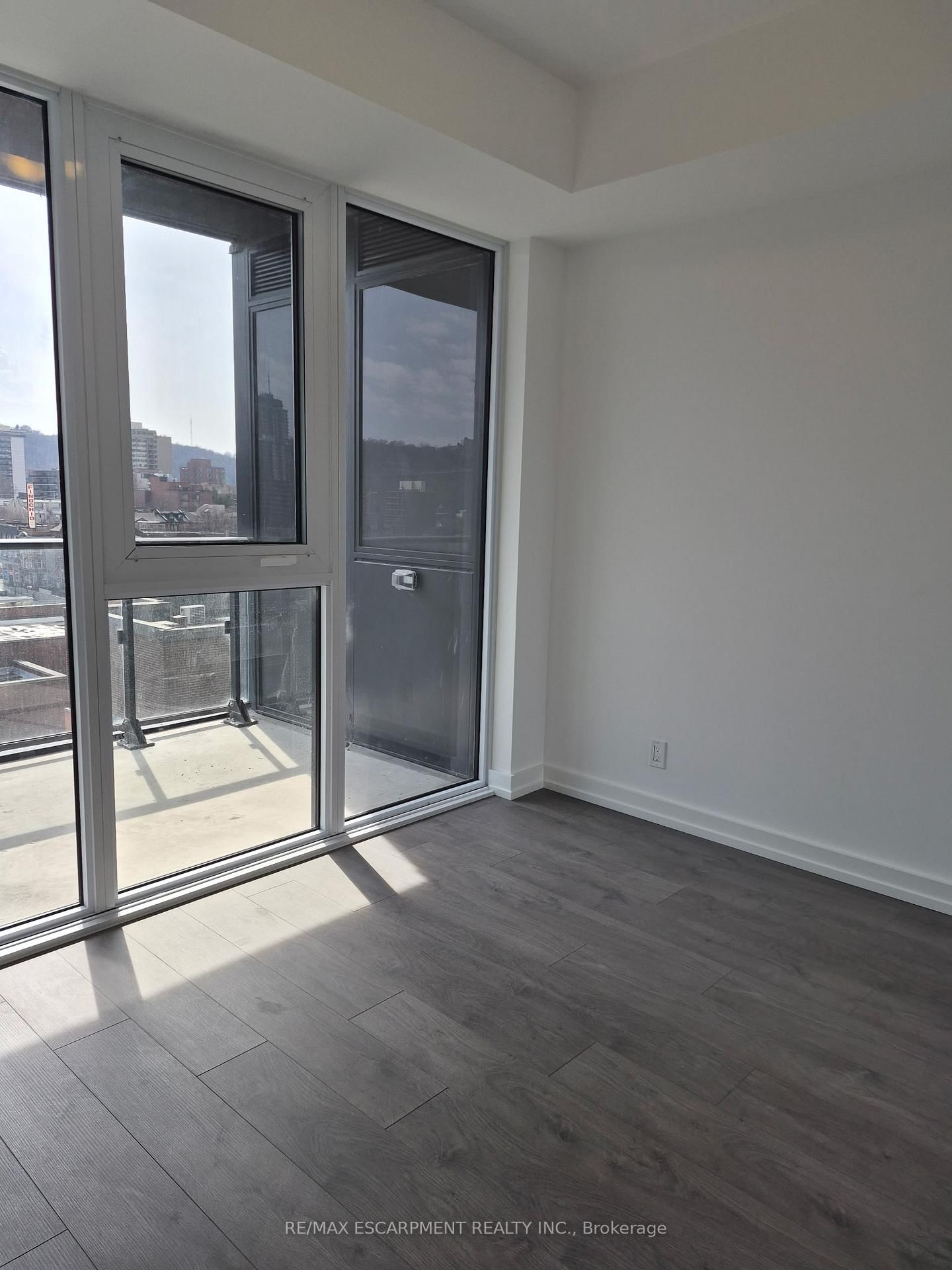 75 James Street S, Unit 818 - Photo 11