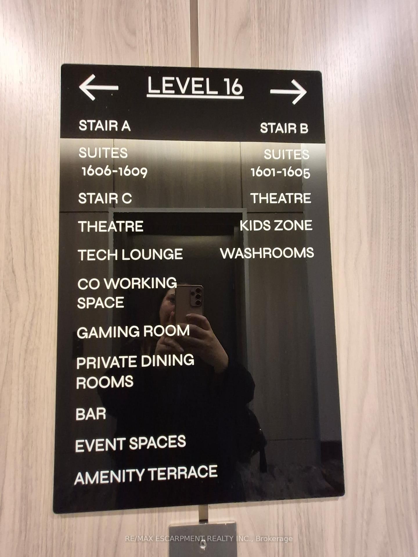 75 James Street S, Unit 818 - Photo 17