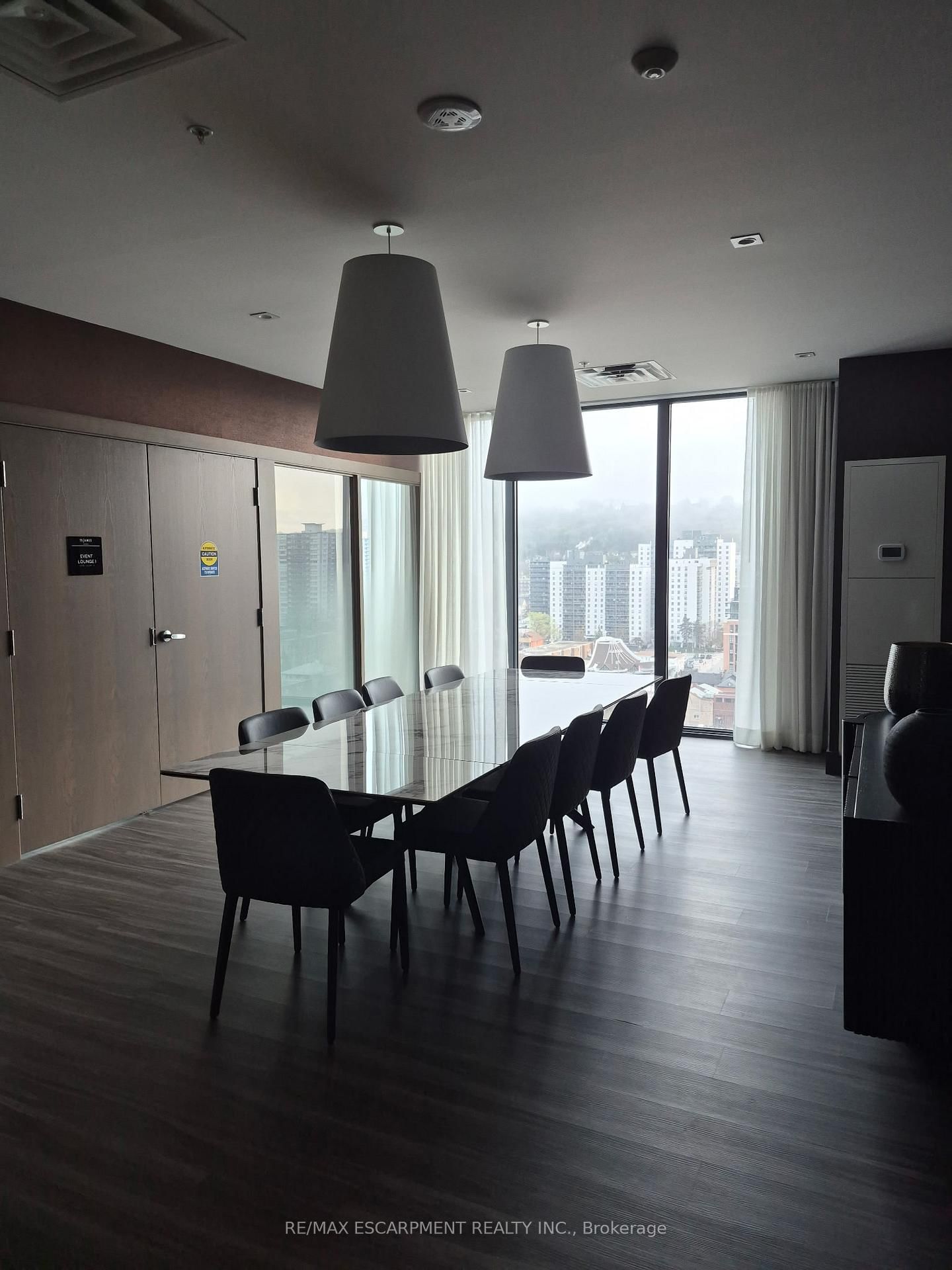 75 James Street S, Unit 818 - Photo 20