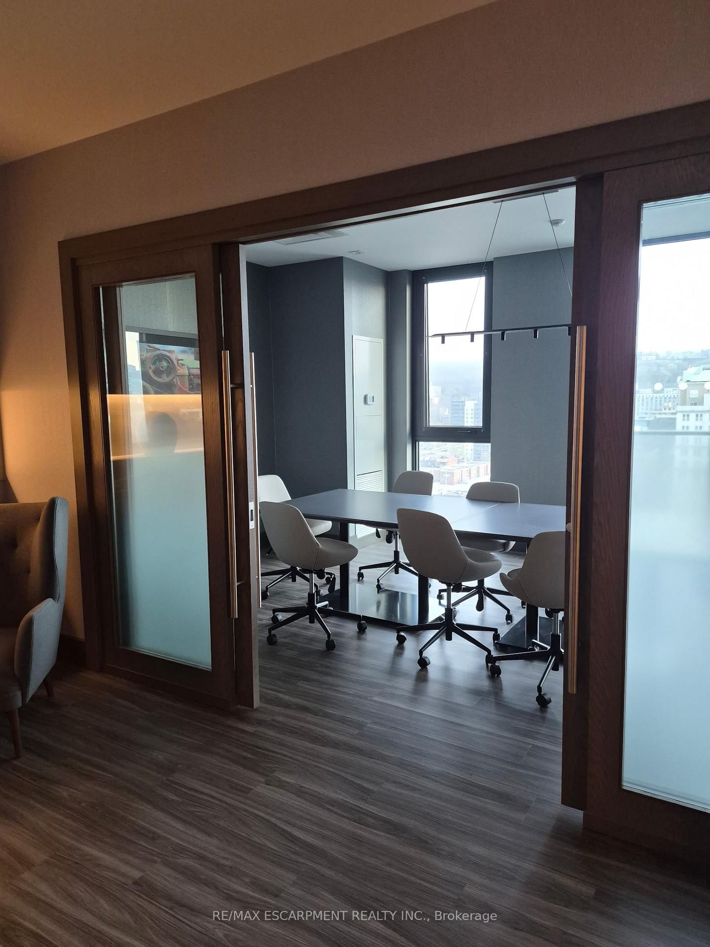 75 James Street S, Unit 818 - Photo 23